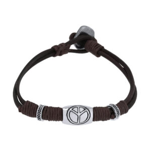 Braunes Lederarmband mit gewachsten Kordeln, Friedenssymbol und silberfarbenen Details